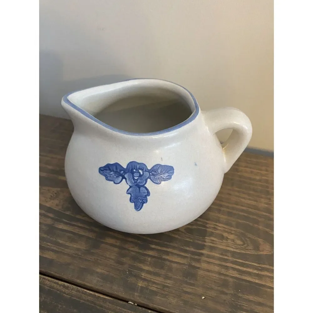 Pfaltzgraff Yorktowne Gravy Sauce Boat Pitcher Blue Gray Stoneware 7-414